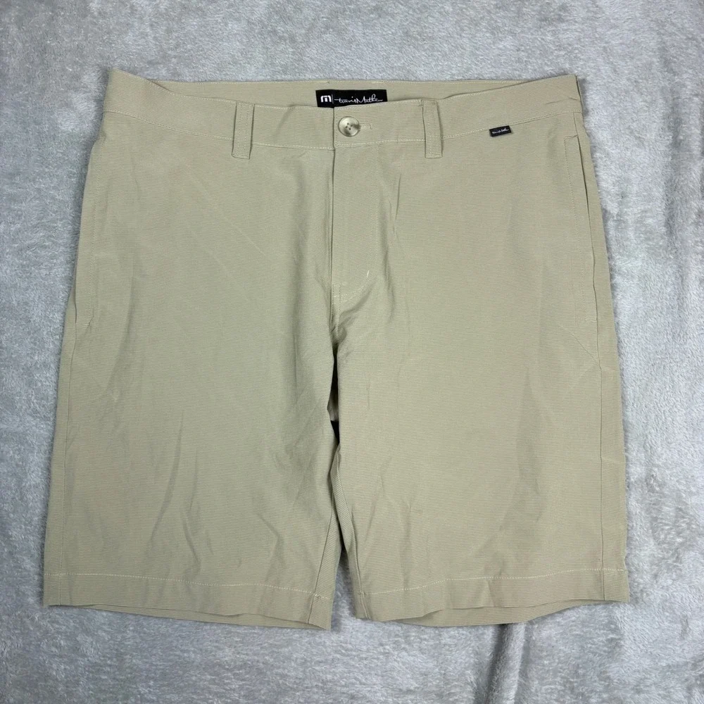 TravisMathew Shorts Mens 34 Beck Performance Stretch Khaki Tan Golf Casual